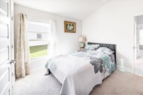 House in North Port, Florida 4 bedrooms, 167.5 sq.m. № 2415113 - photo 28