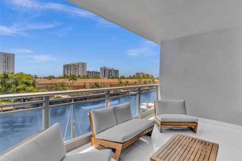 Купить кондоминиум в Авентура, Флорида 2 спальни, 144.18м2, № 1895558 - фото 17