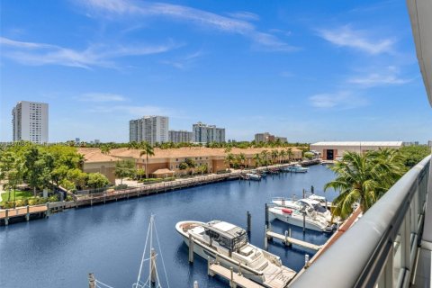 Купить кондоминиум в Авентура, Флорида 2 спальни, 144.18м2, № 1895558 - фото 24