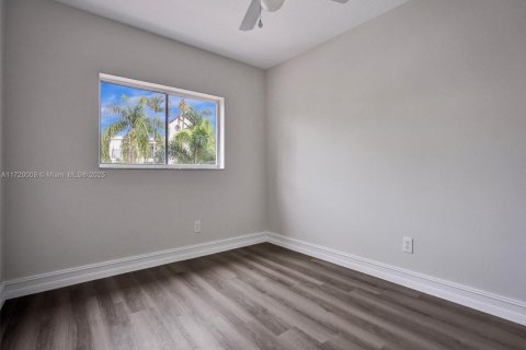 House in Dania Beach, Florida 3 bedrooms, 141.77 sq.m. № 1933589 - photo 22