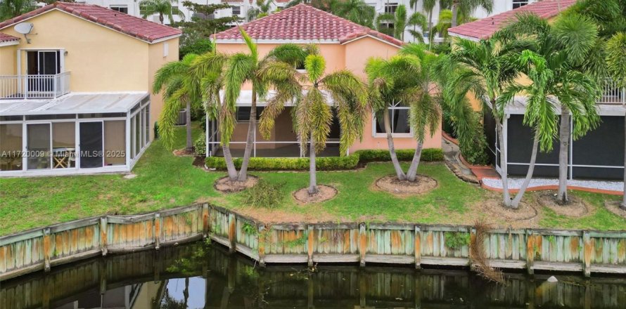 Villa ou maison à Dania Beach, Floride 3 chambres, 141.77 m2 № 1933589