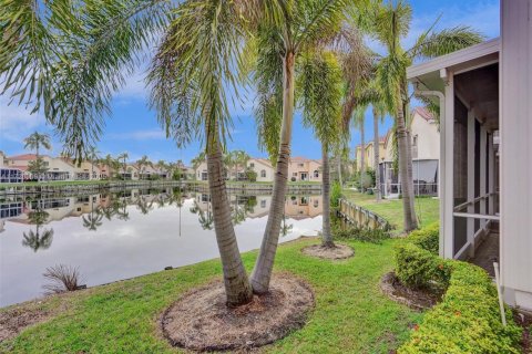 House in Dania Beach, Florida 3 bedrooms, 141.77 sq.m. № 1933589 - photo 7