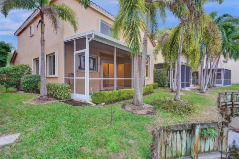 House in Dania Beach, Florida 3 bedrooms, 141.77 sq.m. № 1933589 - photo 10