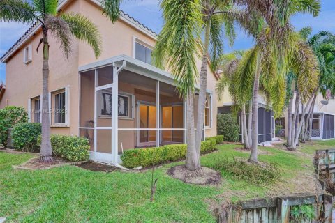 House in Dania Beach, Florida 3 bedrooms, 141.77 sq.m. № 1933589 - photo 11