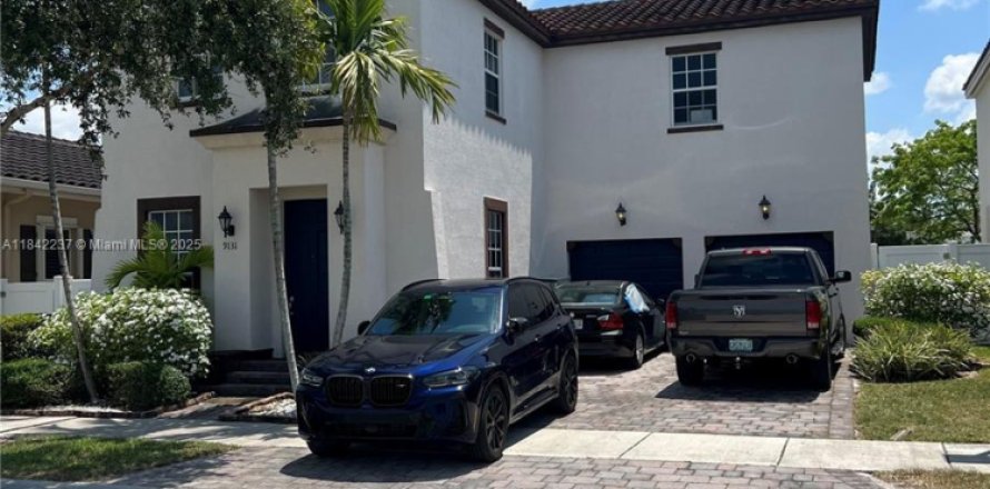 Immobilier commercial à Miami, Floride 245.26 m2 № 1834530