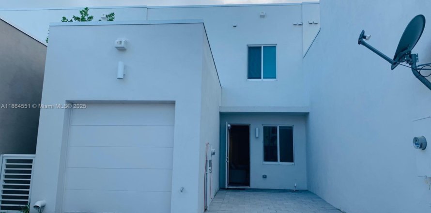 Touwnhouse à LANDMARK à Doral, Floride 4 chambres, 168.34 m2 № 1892650