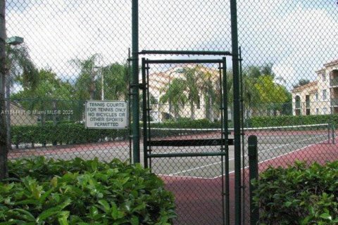 Купить кондоминиум в Уэст-Палм-Бич, Флорида 2 спальни, 99.59м2, № 1940364 - фото 14