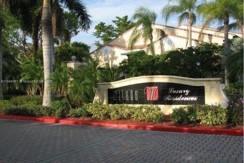 Купить кондоминиум в Уэст-Палм-Бич, Флорида 2 спальни, 99.59м2, № 1940364 - фото 1