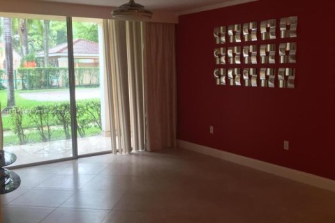 Купить кондоминиум в Уэст-Палм-Бич, Флорида 2 спальни, 99.59м2, № 1940364 - фото 4