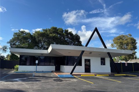 Immobilier commercial à vendre à Miami, Floride № 1981293 - photo 3