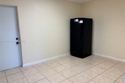 Immobilier commercial à vendre à Miami, Floride № 1981293 - photo 8