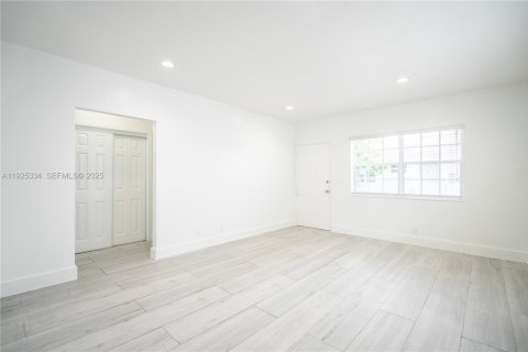 Appartement à louer à Miami Beach, Floride: 1 chambre, 60.39 m2 № 1983698 - photo 4