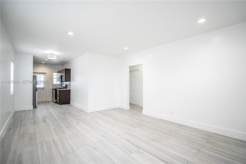 Appartement à louer à Miami Beach, Floride: 1 chambre, 60.39 m2 № 1983698 - photo 3