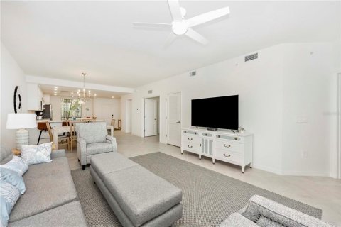 Condo in Venice, Florida, 2 bedrooms in WELLEN PARK  № 1831192 - photo 20