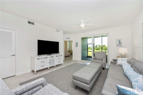 Condo in Venice, Florida, 2 bedrooms in WELLEN PARK  № 1831192 - photo 17