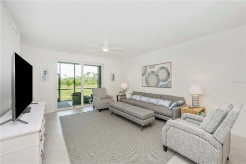 Condo in Venice, Florida, 2 bedrooms in WELLEN PARK  № 1831192 - photo 16