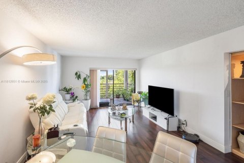 Copropriété à louer à Boca Raton, Floride: 2 chambres, 83.61 m2 № 1875263 - photo 16