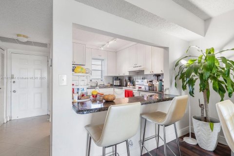 Copropriété à louer à Boca Raton, Floride: 2 chambres, 83.61 m2 № 1875263 - photo 15