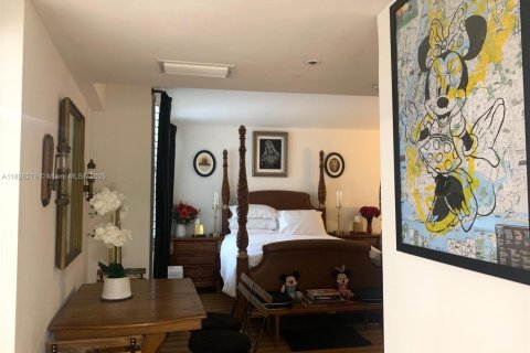 Condo in Miami Beach, Florida  № 2076709 - photo 10