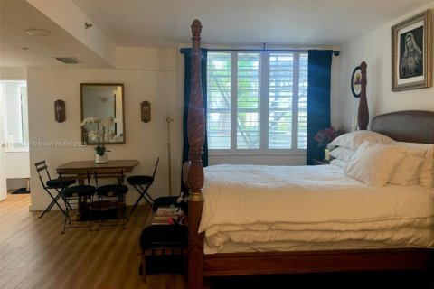 Condo in Miami Beach, Florida  № 2076709 - photo 3