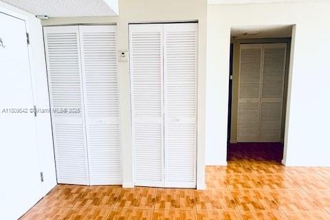 Condo in Sunny Isles Beach, Florida, 2 bedrooms  № 1755751 - photo 11