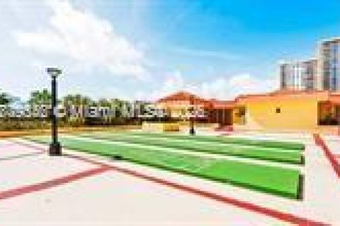 Condo in Sunny Isles Beach, Florida, 2 bedrooms  № 1755751 - photo 24