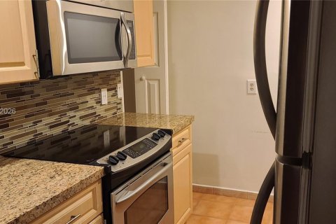 Copropriété à louer à Miami, Floride: 1 chambre, 78.04 m2 № 2008489 - photo 16