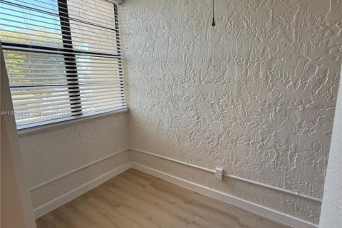 Copropriété à louer à Miami, Floride: 1 chambre, 78.04 m2 № 2008489 - photo 24