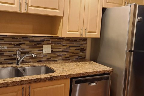 Copropriété à louer à Miami, Floride: 1 chambre, 78.04 m2 № 2008489 - photo 3