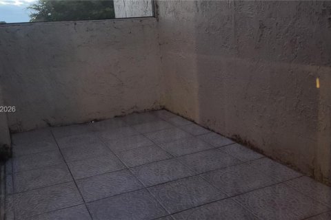 Copropriété à louer à Miami, Floride: 1 chambre, 78.04 m2 № 2008489 - photo 8
