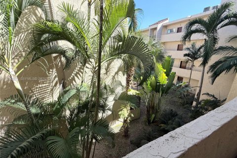 Copropriété à louer à Miami, Floride: 1 chambre, 78.04 m2 № 2008489 - photo 18
