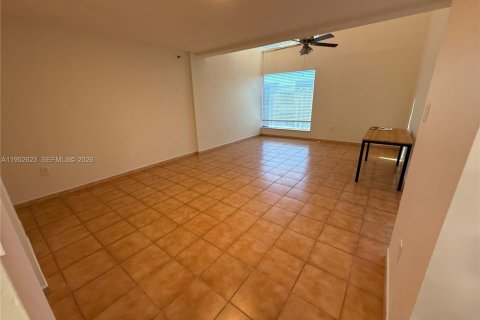 Copropriété à louer à Miami, Floride: 1 chambre, 78.04 m2 № 2008489 - photo 22