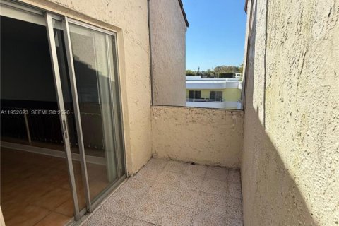 Copropriété à louer à Miami, Floride: 1 chambre, 78.04 m2 № 2008489 - photo 20