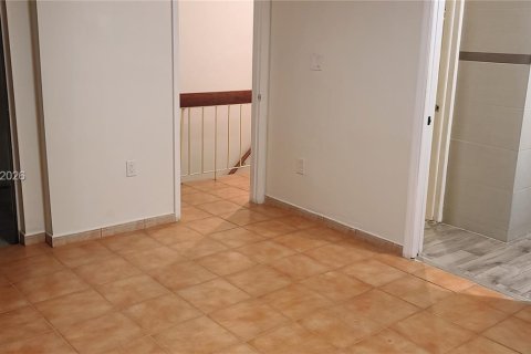 Copropriété à louer à Miami, Floride: 1 chambre, 78.04 m2 № 2008489 - photo 5