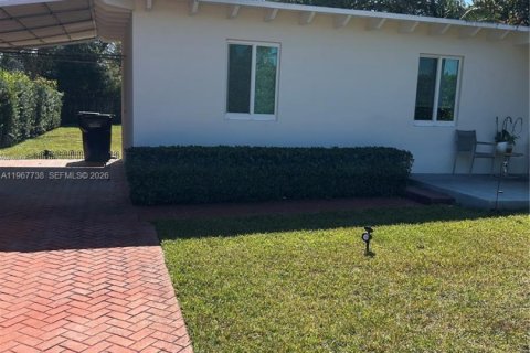 Дом в Норт-Майами, Флорида 3 спальни, 123.56м2 № 2029473