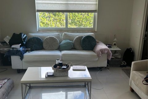 Снять в аренду виллу или дом в Норт-Майами, Флорида 3 спальни, 123.56м2, № 2029473 - фото 6