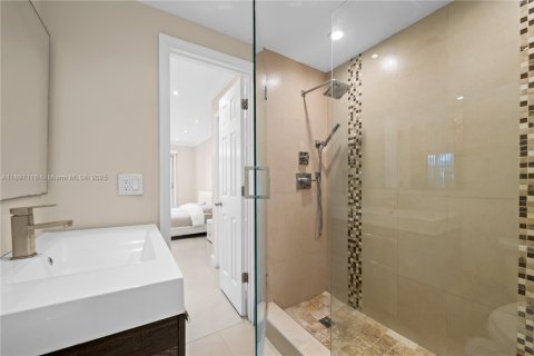 Copropriété à louer à Hallandale Beach, Floride: 1 chambre, 71.53 m2 № 1951845 - photo 16