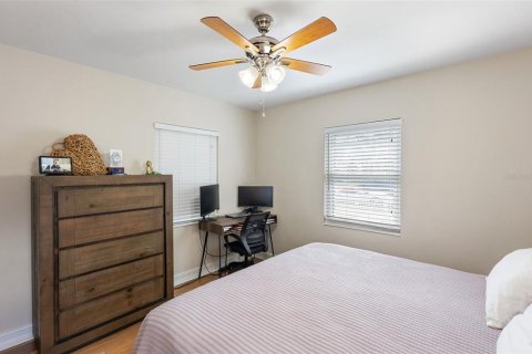 Casa en alquiler en Saint Petersburg, Florida, 3 dormitorios, 138.42 m2 № 1902158 - foto 13