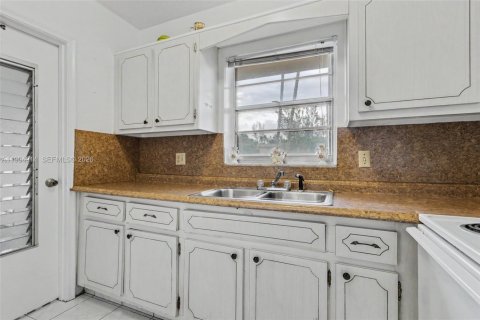 Condo in Hollywood, Florida, 1 bedroom  № 2058498 - photo 7