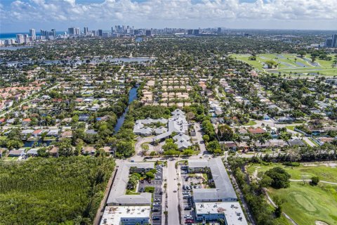 Condo in Hollywood, Florida, 1 bedroom  № 2058498 - photo 22