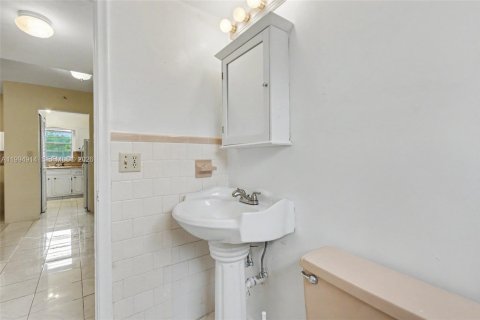 Condo in Hollywood, Florida, 1 bedroom  № 2058498 - photo 10