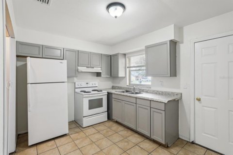Apartamento en alquiler en Winter Haven, Florida, 2 dormitorios, 72 m2 № 1901111 - foto 3