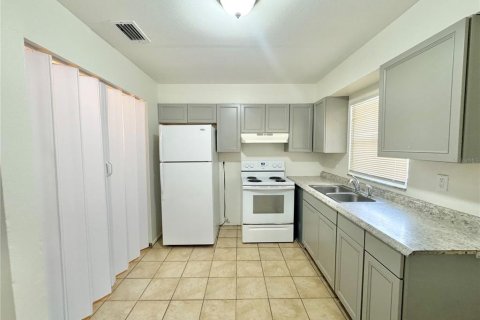 Apartamento en alquiler en Winter Haven, Florida, 2 dormitorios, 72 m2 № 1901111 - foto 4