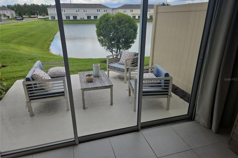 Touwnhouse à louer à Wesley Chapel, Floride: 3 chambres, 127.55 m2 № 2380829 - photo 9