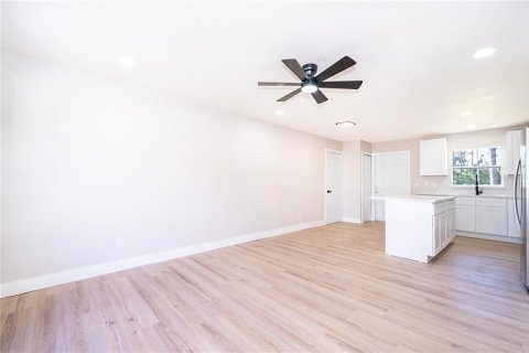 House in Kissimmee, Florida 3 bedrooms, 99.22 sq.m. № 2235416 - photo 3