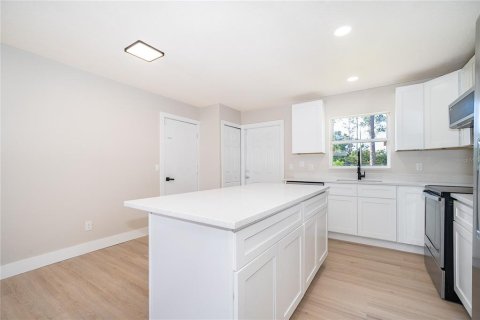 House in Kissimmee, Florida 3 bedrooms, 99.22 sq.m. № 2235416 - photo 9