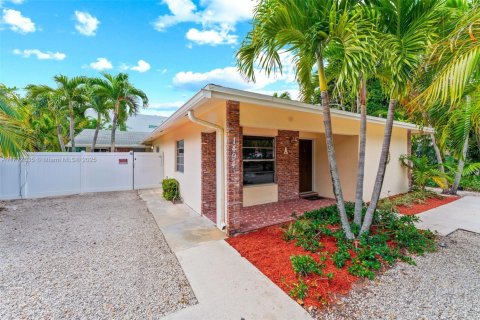 Propiedad comercial en venta en Fort Lauderdale, Florida, 228.73 m2 № 1701884 - foto 1