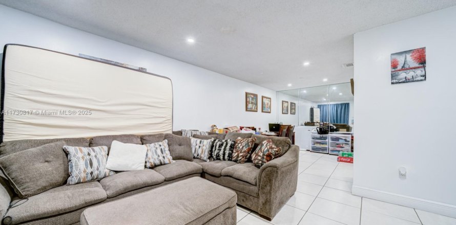 Кондоминиум с 2 спальнями в Майами, Флорида № 1985002