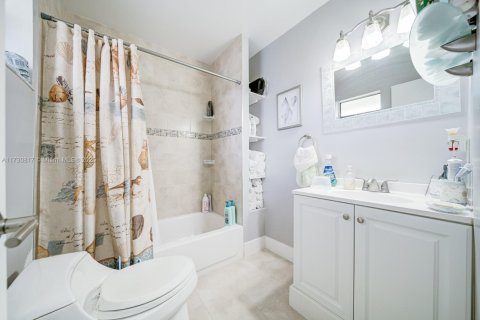 Купить кондоминиум в Майами, Флорида 2 спальни, 82.68м2, № 1985002 - фото 5