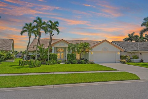 House in Lake Worth, Florida 3 bedrooms, 207.73 sq.m. № 2365339